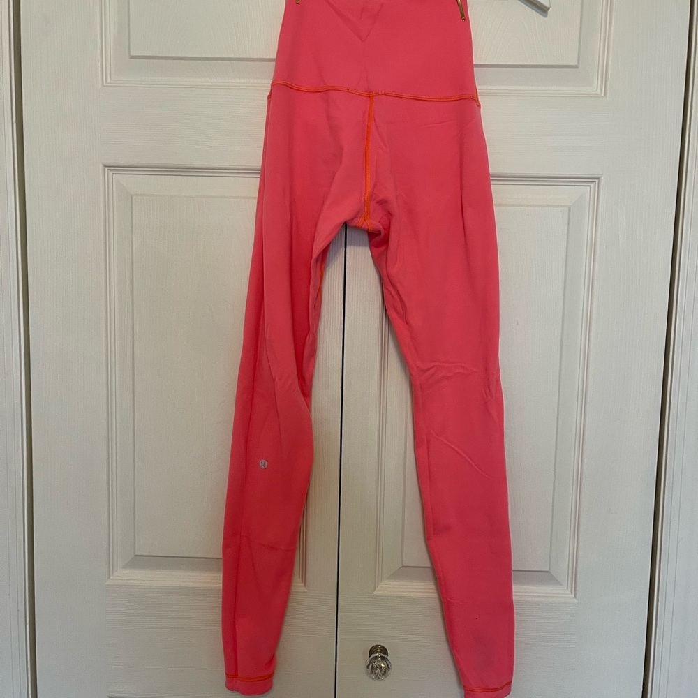 Lululemon Reversible Wunder Unders Size 6 - image 4